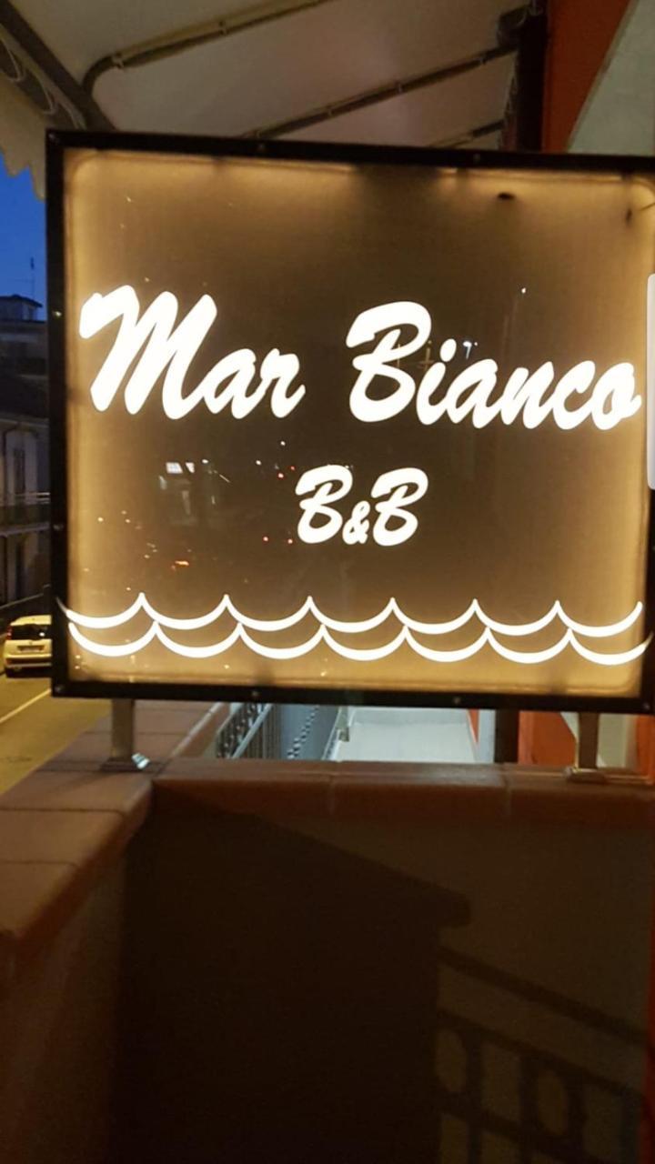 Marbianco B&B Marina Di Carrara Eksteriør billede