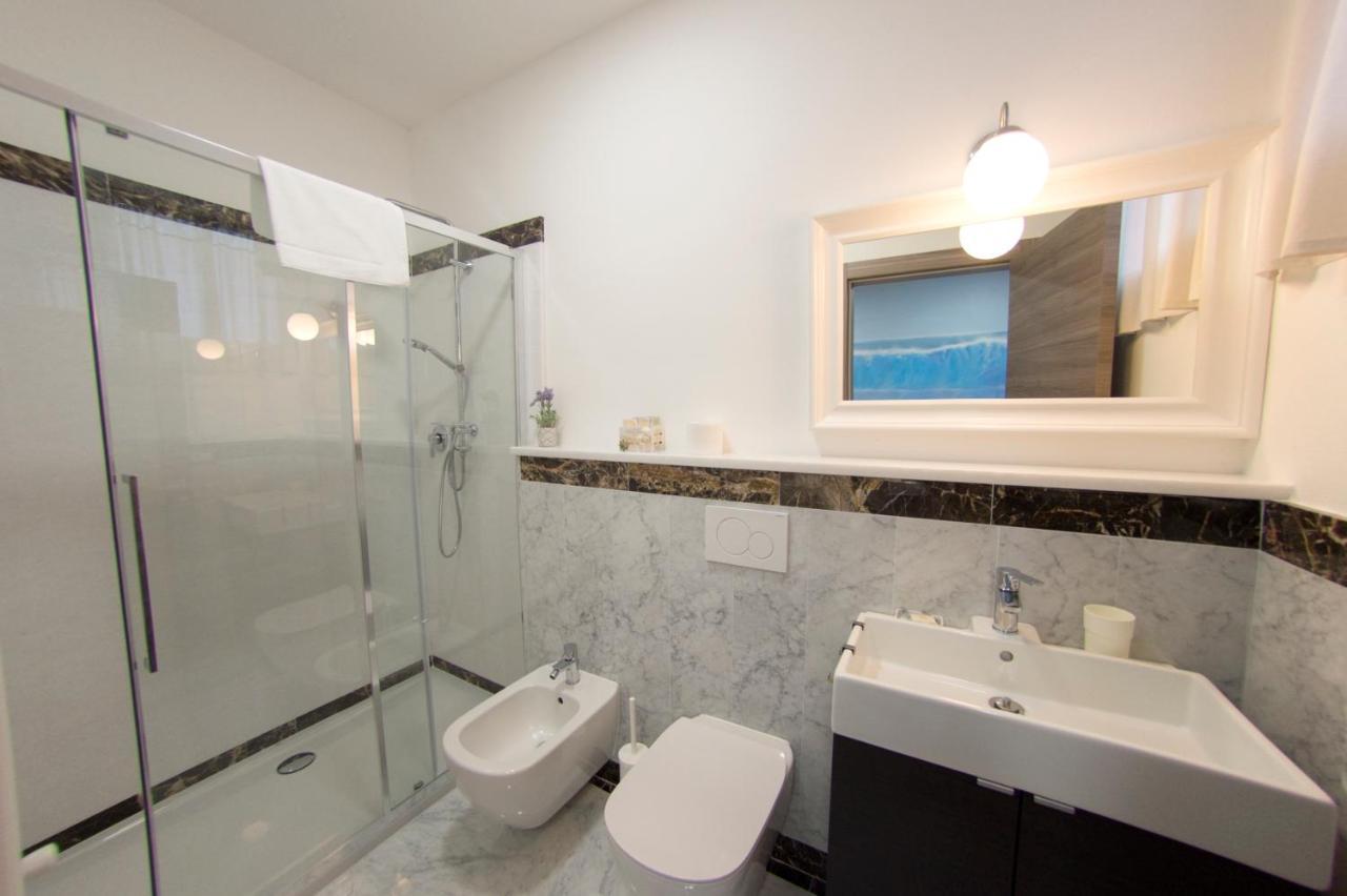 Marbianco B&B Marina Di Carrara Eksteriør billede